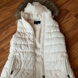 BANANA REPUBLIC VEST